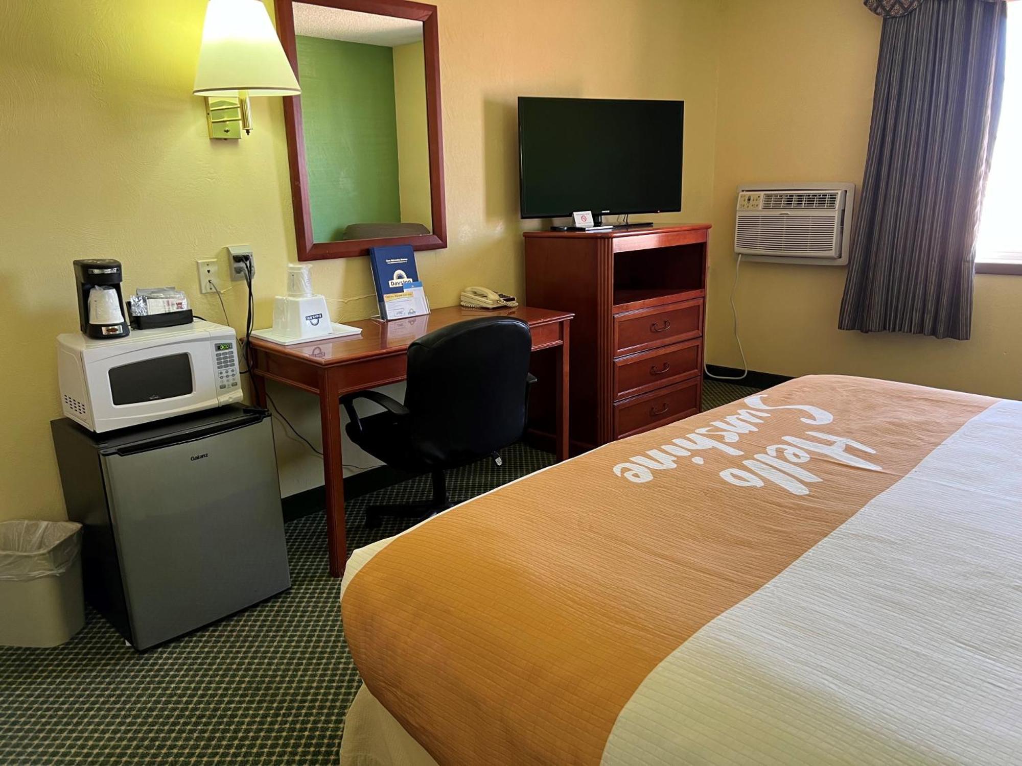 Days Inn By Wyndham Great Bend Eksteriør billede